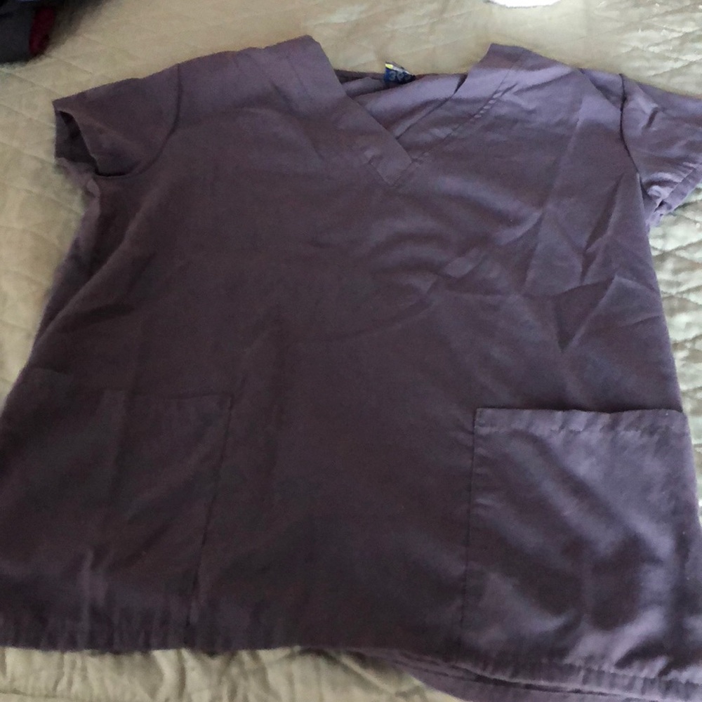 Scrub top